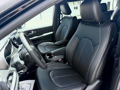 2027 Chrysler Pacifica PACIFICA SELECT