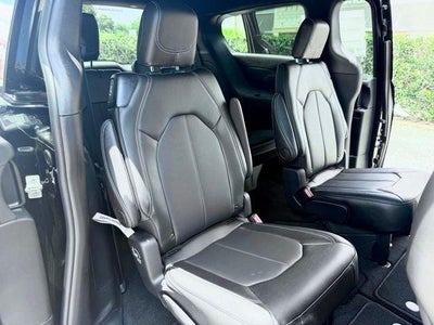 2027 Chrysler Pacifica PACIFICA SELECT