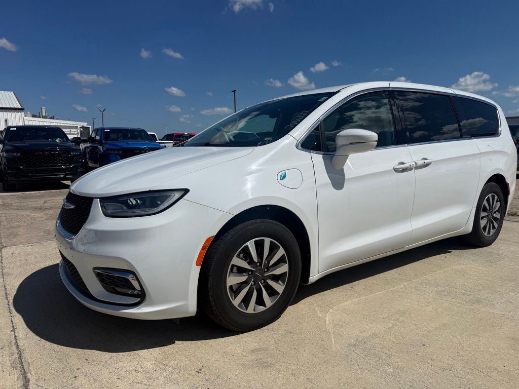 2022 Chrysler Pacifica Hybrid Touring L