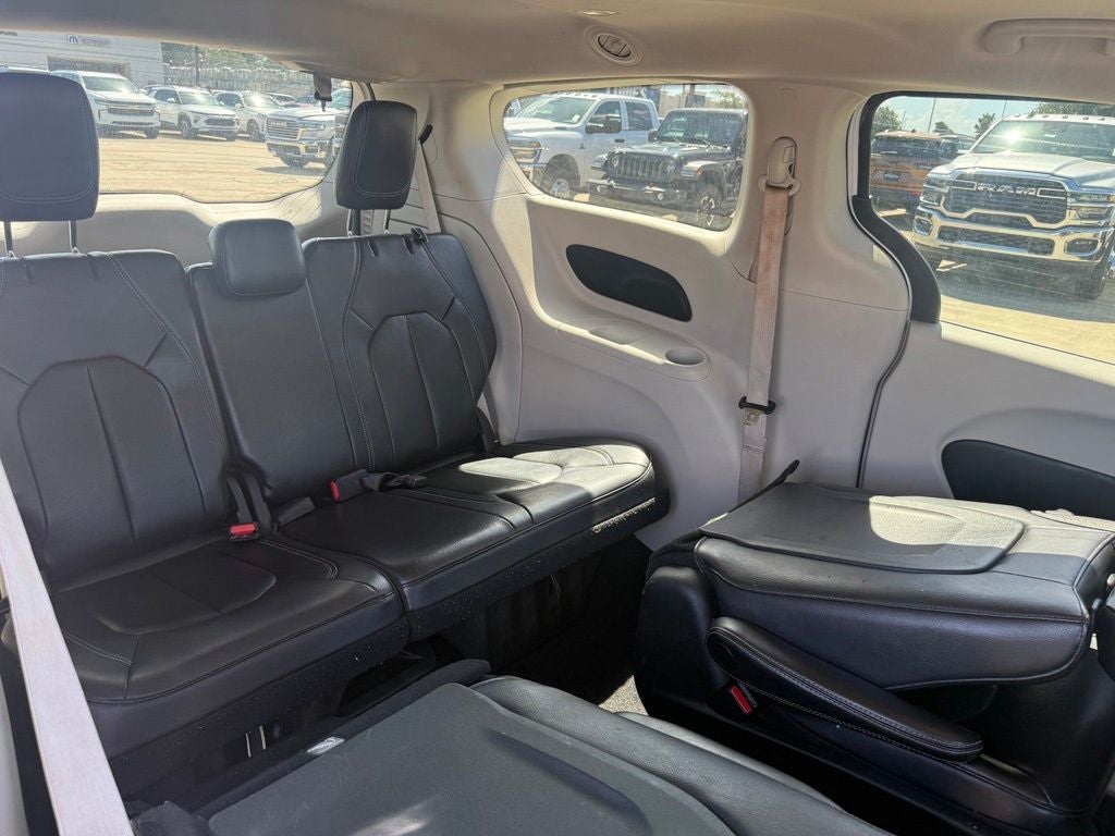 2022 Chrysler Pacifica Hybrid Touring L