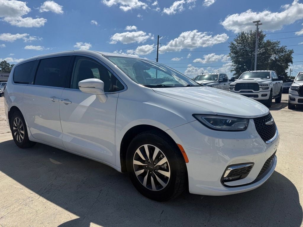2022 Chrysler Pacifica Hybrid Touring L