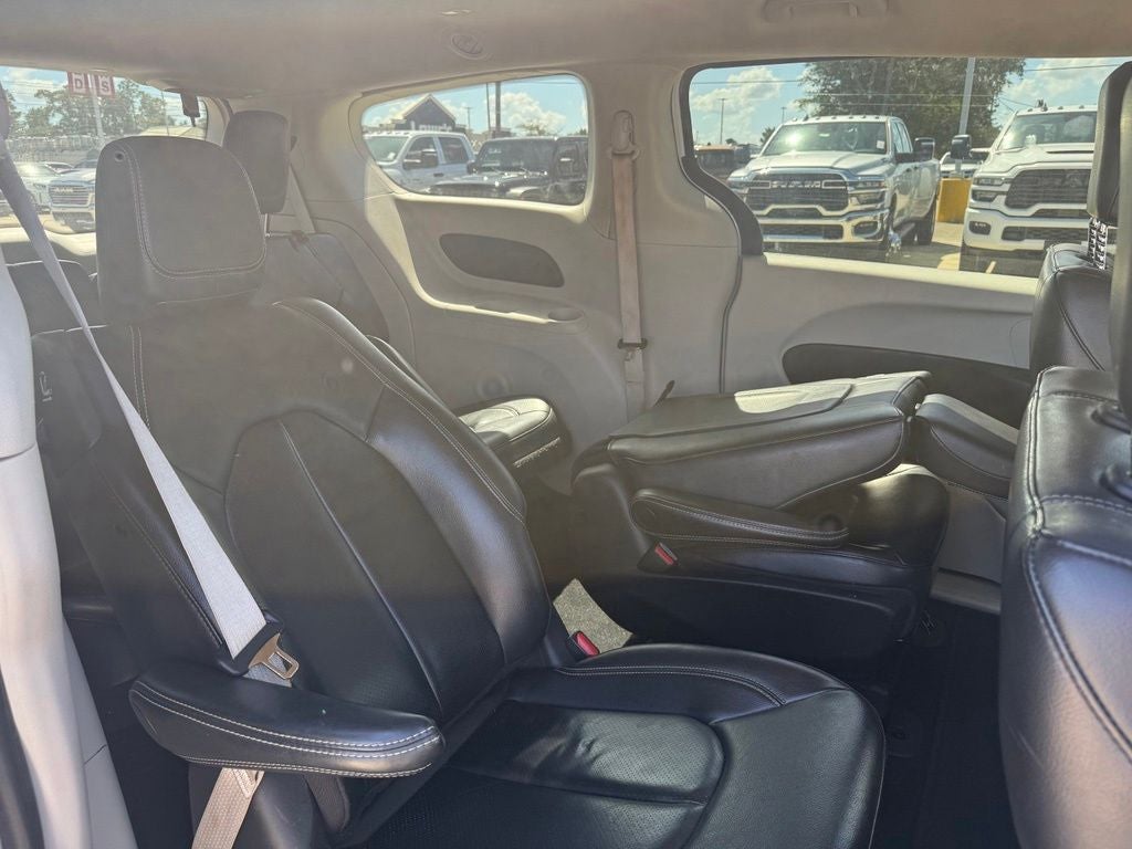2022 Chrysler Pacifica Hybrid Touring L