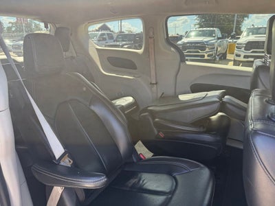 2022 Chrysler Pacifica Hybrid Touring L