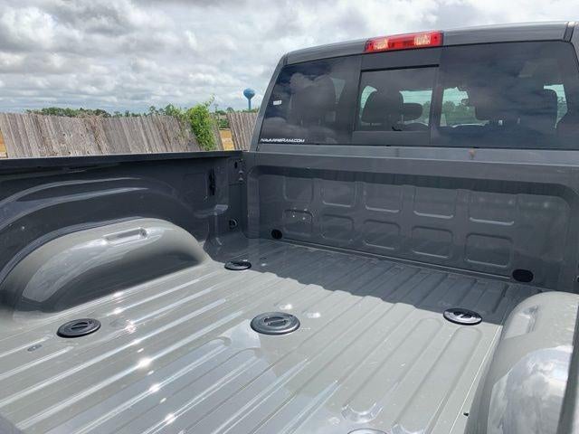 2026 RAM 2500 RAM 2500 BLACK EXPRESS CREW CAB 4X4 6'4' BOX