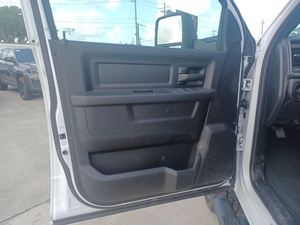 2026 RAM Ram 2500 RAM 2500 BLACK EXPRESS CREW CAB 4X4 6'4' BOX