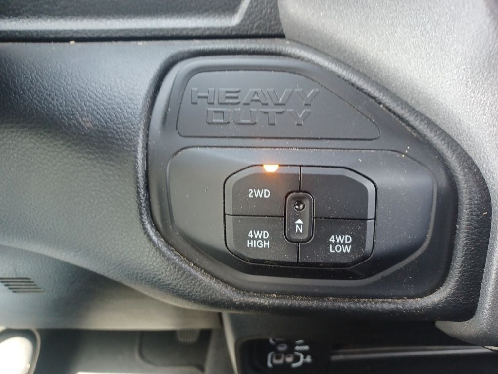 2026 RAM Ram 2500 RAM 2500 BLACK EXPRESS CREW CAB 4X4 6'4' BOX