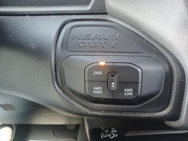 2026 RAM Ram 2500 RAM 2500 BLACK EXPRESS CREW CAB 4X4 6'4' BOX