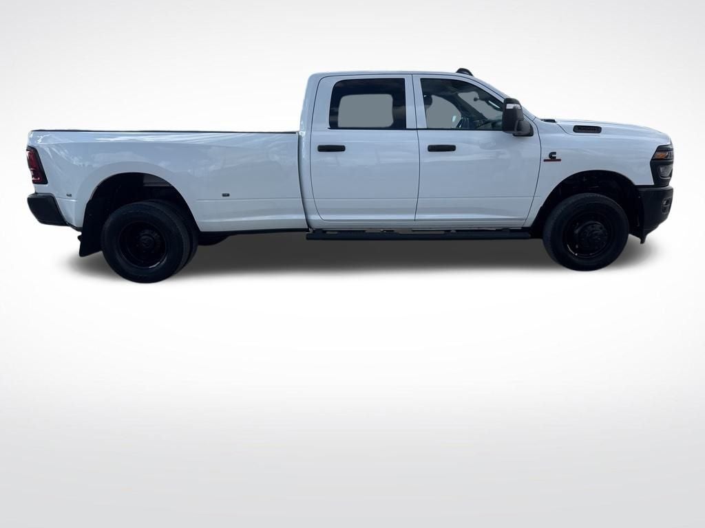 2025 RAM 3500 Tradesman Crew Cab 4x4 8' Box