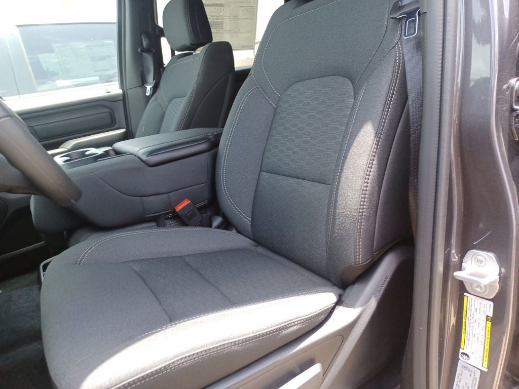 2026 RAM Ram 1500 RAM 1500 EXPRESS CREW CAB 4X2 5'7' BOX