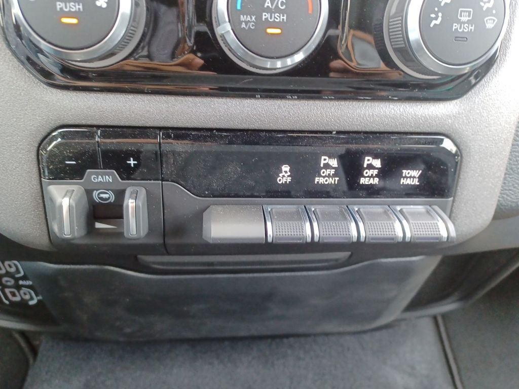 2026 RAM Ram 1500 RAM 1500 EXPRESS CREW CAB 4X2 5'7' BOX