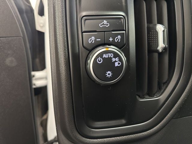 2021 Chevrolet Silverado 1500 2WD Crew Cab Short Bed WT