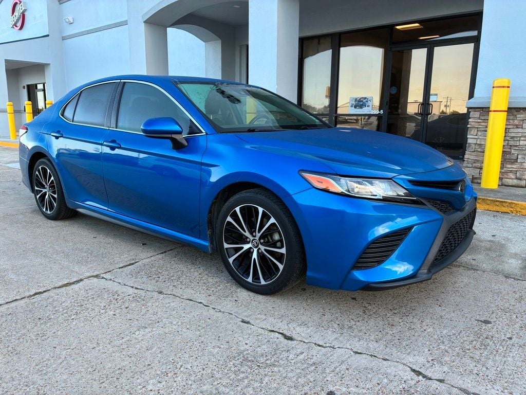 2020 Toyota Camry SE