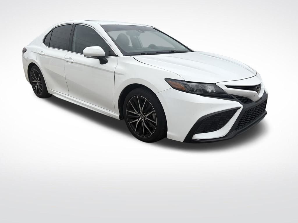 2023 Toyota Camry SE AWD's photo