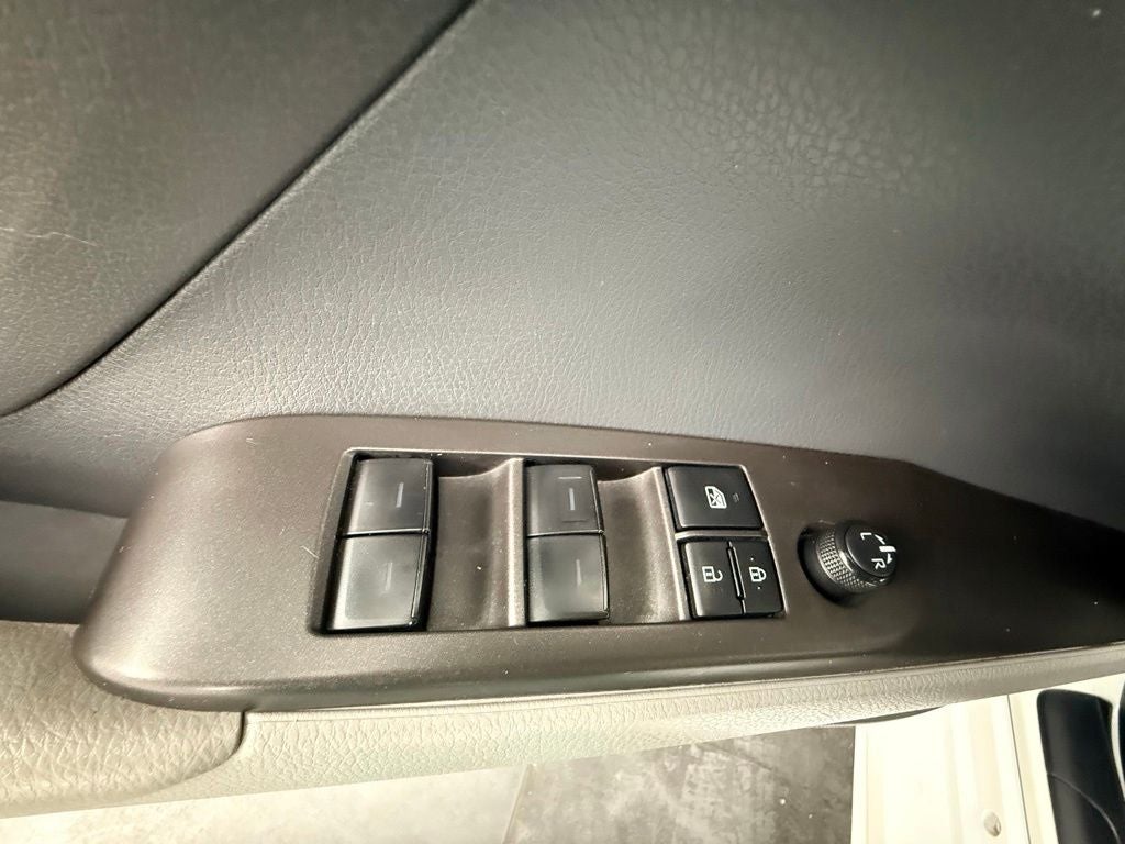 2023 Toyota Camry SE AWD