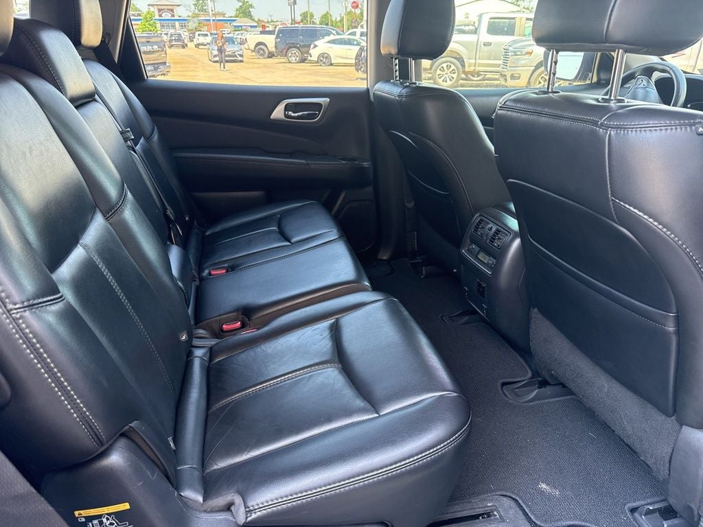 2017 Nissan Pathfinder SL