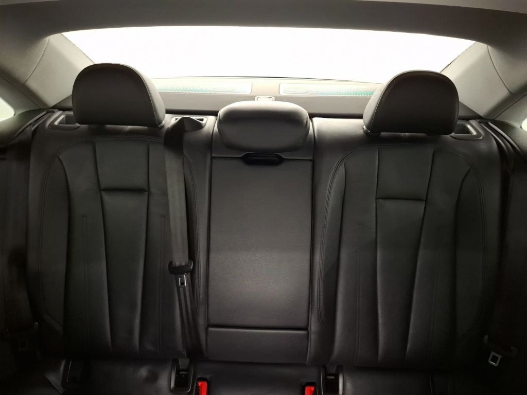 2017 Audi A4 Premium Plus — photo 31