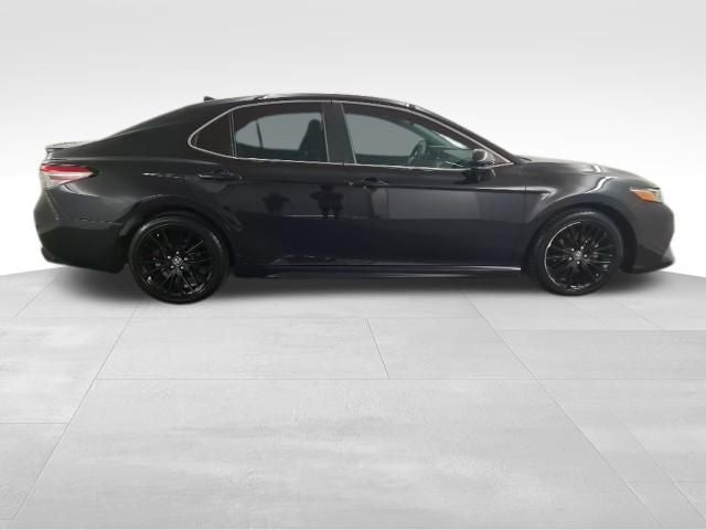 2019 Toyota Camry SE — photo 8