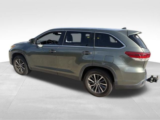 2019 Toyota Highlander XLE — photo 2
