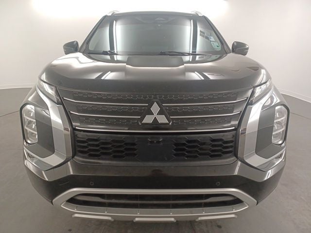2023 Mitsubishi Outlander SEL — photo 2