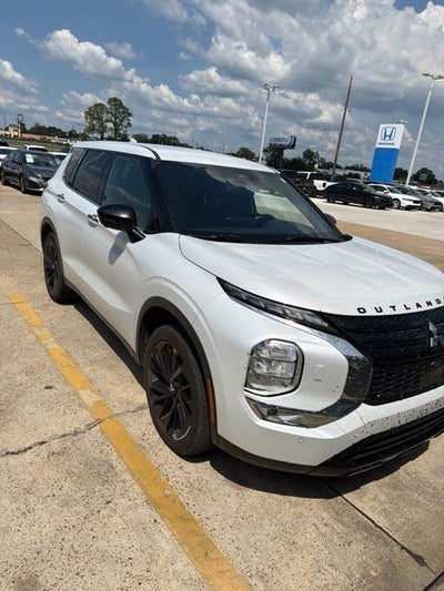 2023 Mitsubishi Outlander SE