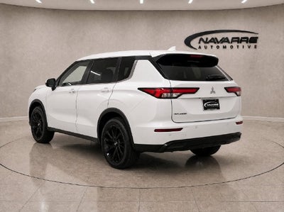 2023 Mitsubishi Outlander SE