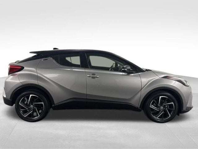 2020 Toyota C-HR Limited — photo 8