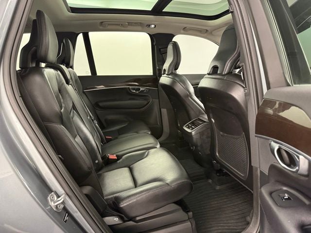 2019 Volvo XC90 T6 Momentum