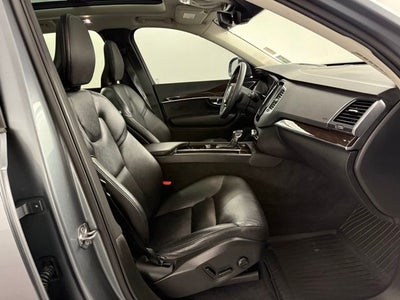 2019 Volvo XC90 T6 Momentum