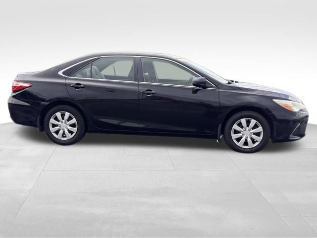 2015 Toyota Camry LE — photo 8