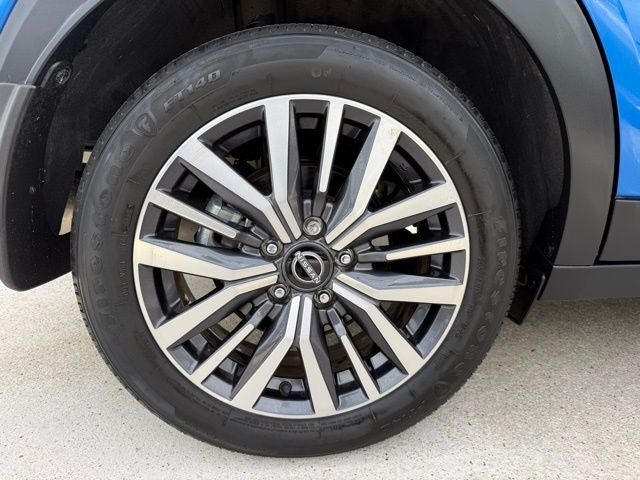 2022 Nissan Kicks SV