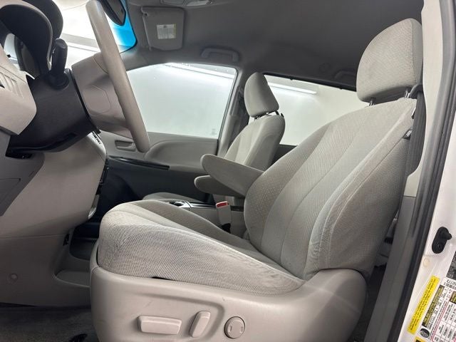 2013 Toyota Sienna LE